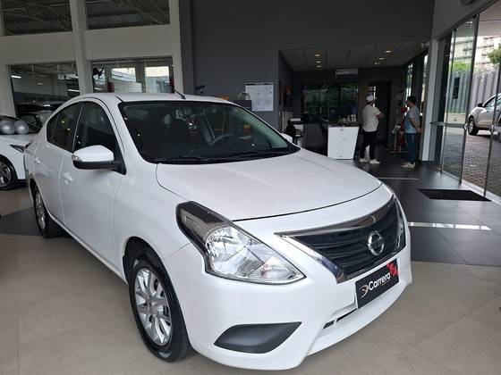 NISSAN VERSA 1.6 16V FLEXSTART SV 4P XTRONIC NISSAN VERSA 1.6 16V FLEXSTART SV 4P XTRONIC